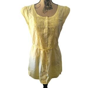 Small Levi's yellow dress ruffled pleats with tulip sleeves, excellent condition